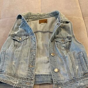 American Eagle Outfitters Light Blue Denim Vest